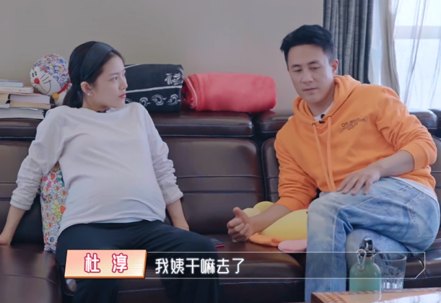 小姨送王灿足金的长命锁，谁注意王灿收到后的反应？太现实了吧