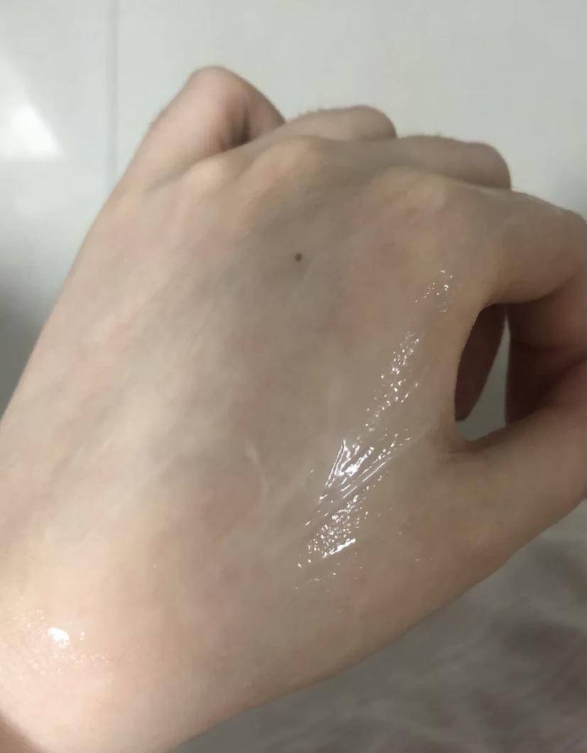 秋冬護手霜測評，歐舒丹馬鞭草水潤易推開，艾惟諾燕麥粘稠難聞