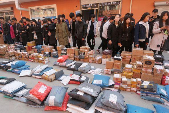 废品回收行业迎来繁荣：随手一丢的纸壳是暴利品，你丢了多少钱？