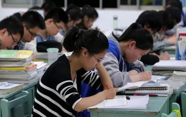 2022高考难度或升级？三大变化考生需重视，部分学生或无缘本科