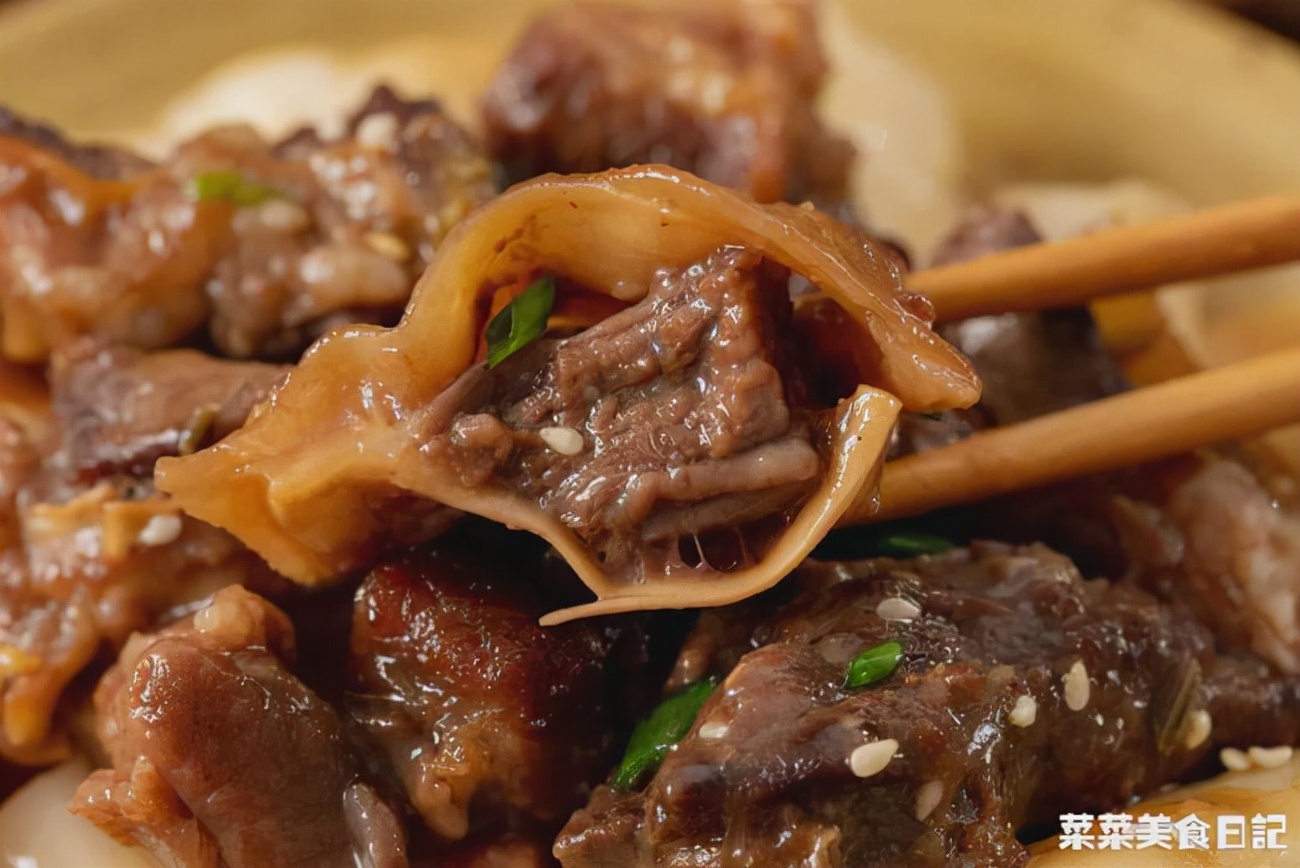 秒杀大排档的好方子，一焖香绝了！懂行的都在吃它