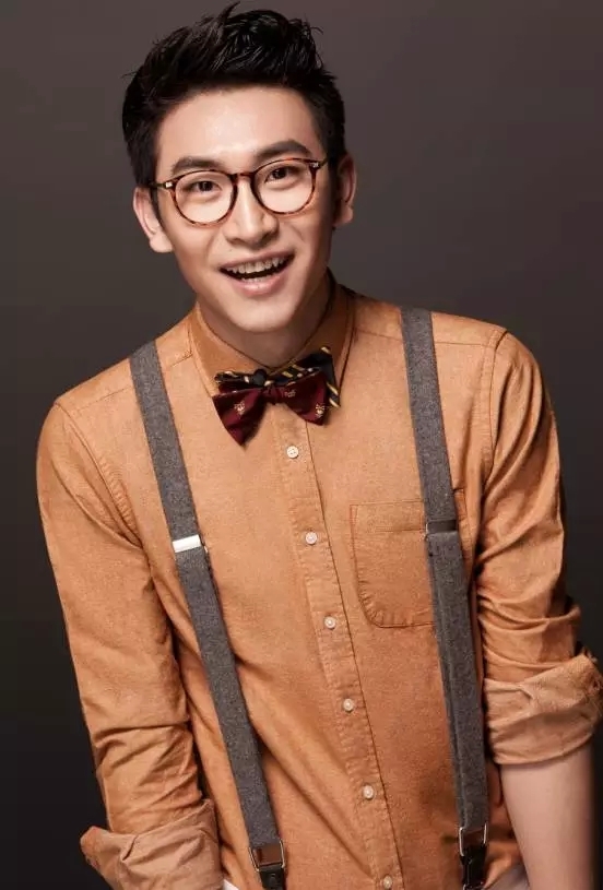 还记得2010届快男第四名谭杰希吗?他现在长这样啦!