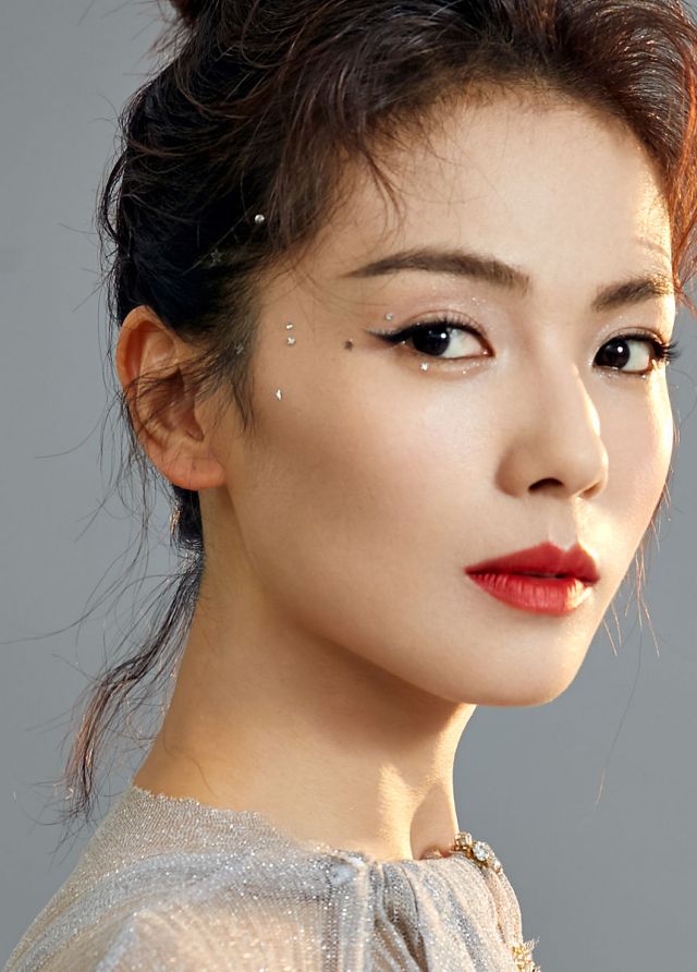 女人脸上的美人痣,一般长在四个地方,天生美丽而不自知