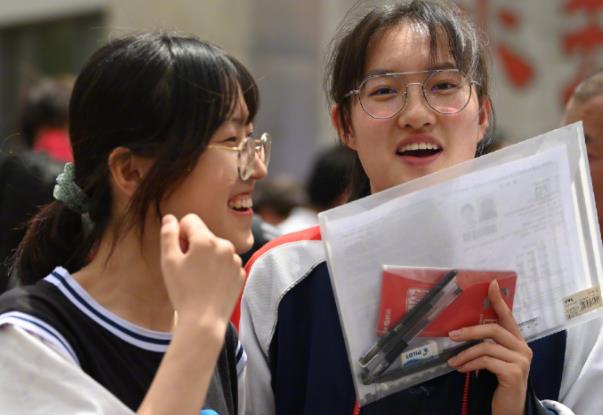 985高校被划分为5档，南京大学位于第二档，第三、四档有争议