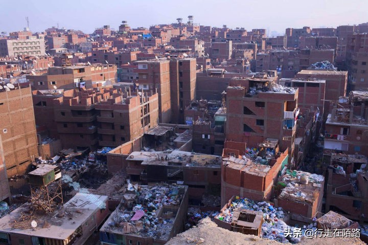 埃及开罗：产能低、人口多、小偷泛滥，军方出资4000亿迁都