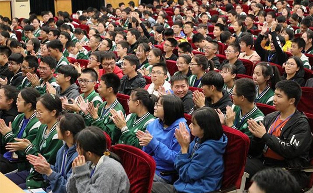 内蒙古名牌中学，入选“全国百强中学”，录取率达90%，首选