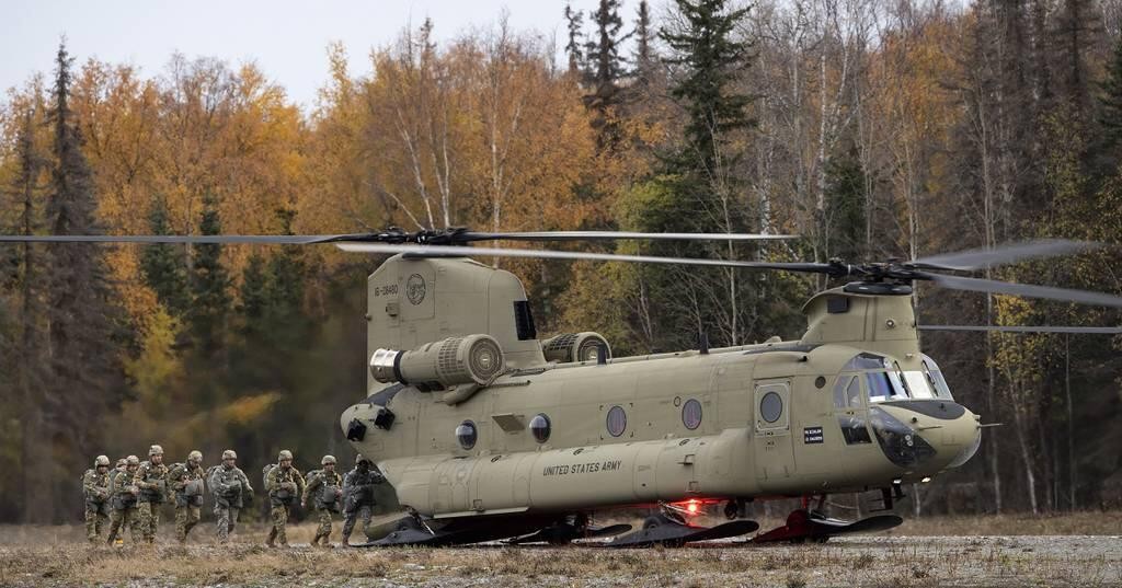 ӡ���ڱ߾�����Ƶ�����ƣ����Ʋ����ֹۣ����һȭ������ð�ȭ��