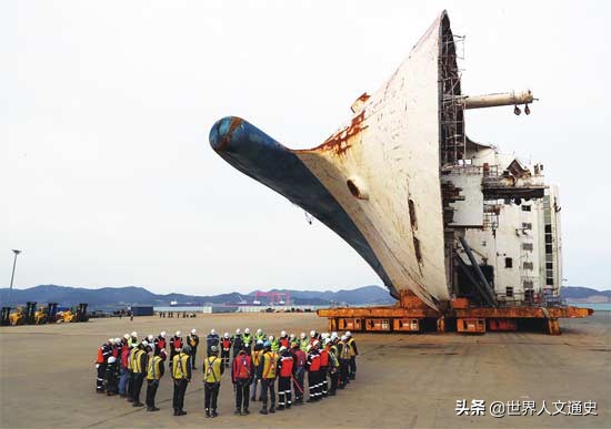 回顾7年前的“世越号”：船上304人遇难，幸存者们至今活在阴影中