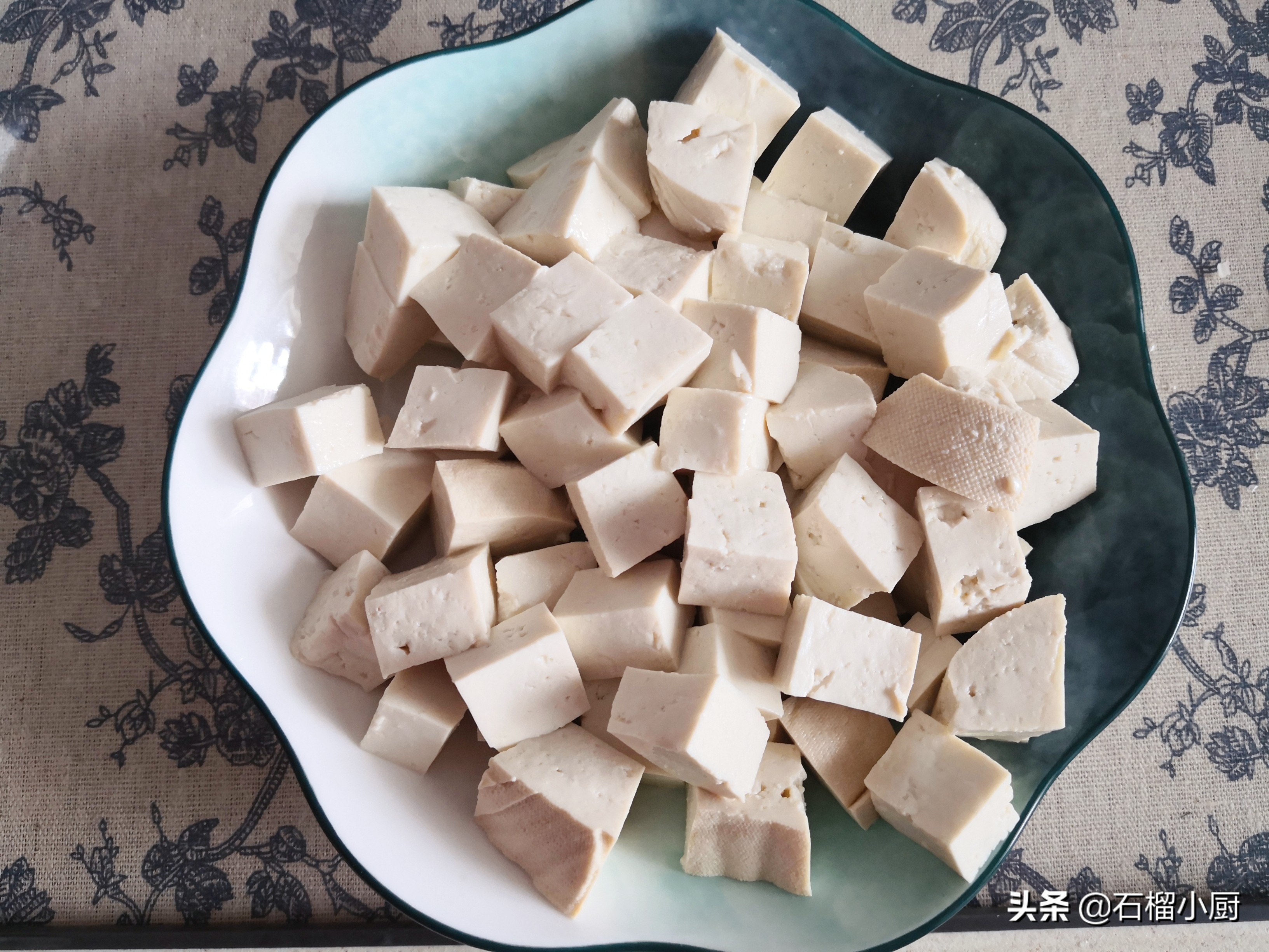 豆腐怎么做才好吃？麻辣鲜香开胃补钙，加一根它提味太多，太好吃