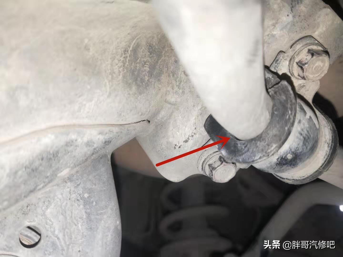 解决本田CRV前后底盘异响，找不到故障点不要让减震器背黑锅
