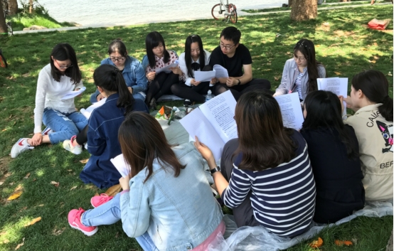 大学生“请假条”走红网络，只用4个字请假，老师却爽快批准