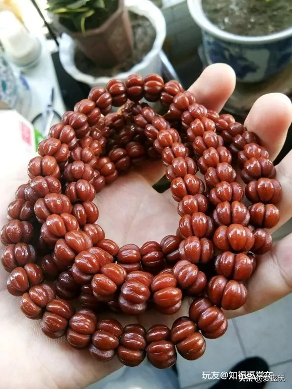 好看又不贵，但拉风！这17种小众手串，你玩过几种