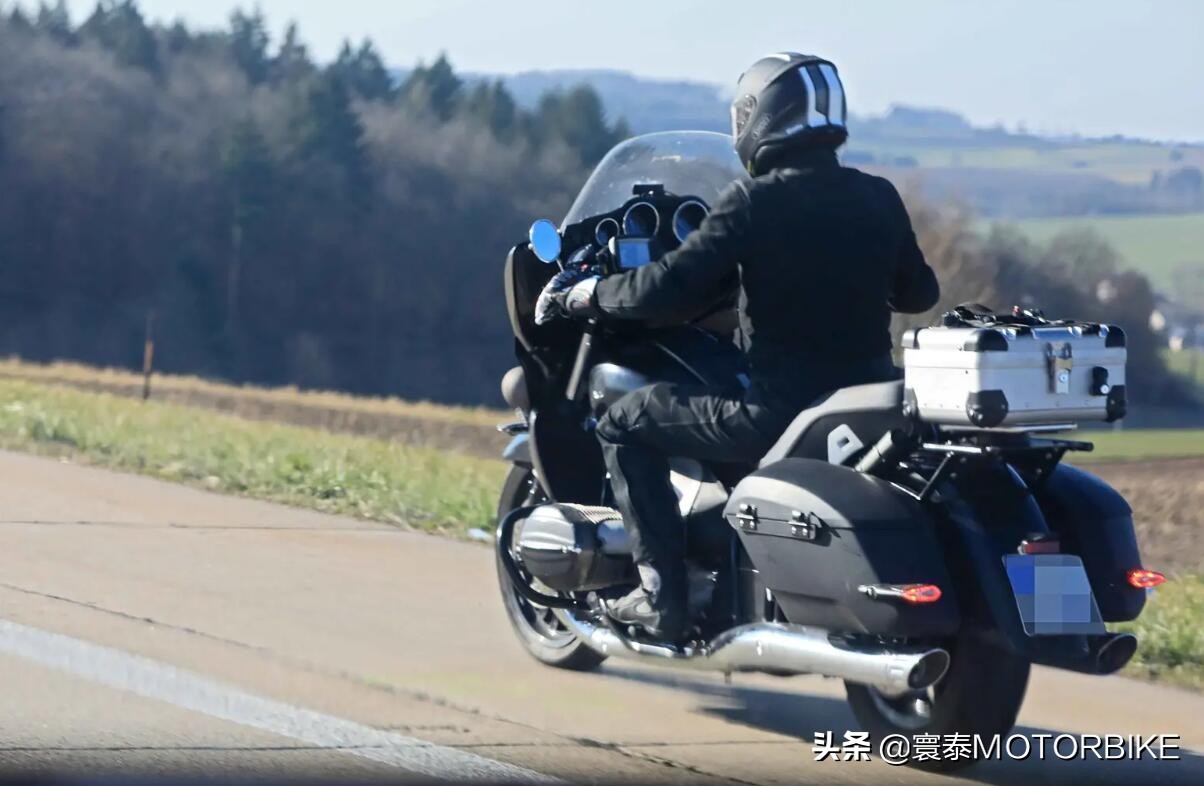 宝马 R18 重型旅行巡航车谍照曝光
