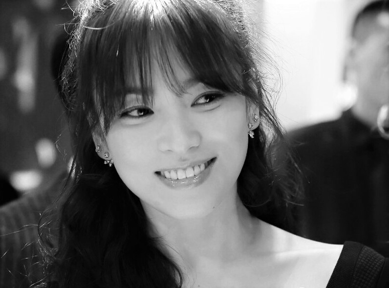 全智贤全度妍河正宇！韩国电影业寒冬逼着电影咖集体下凡？