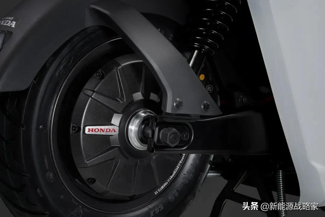 骑友们,同样售价7499起,五羊-本田U-GO和小牛MQi,选哪个更值