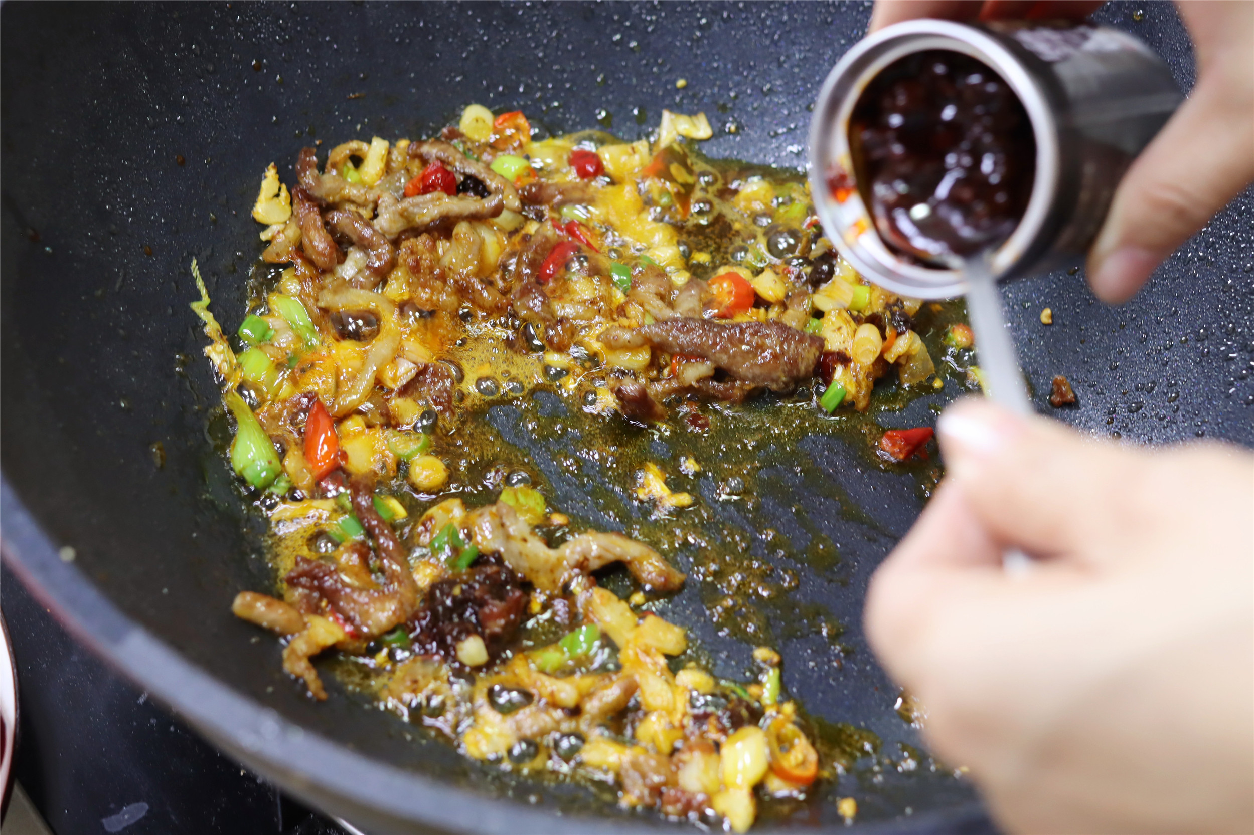 天冷了，土豆这样吃才过瘾，酥香可口，就连孩子都吃不停，真香