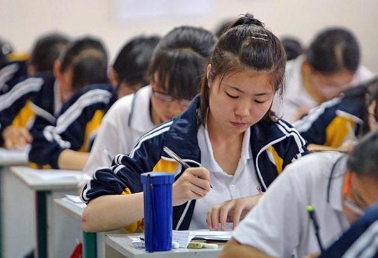 首次八省新高考，部分老师或面临失业危机，“这一学科”很受伤