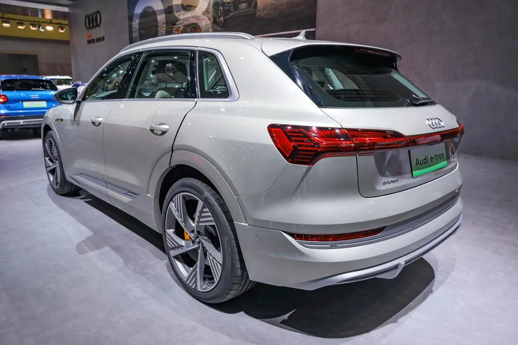 纯电动汽车:奥迪e-tron,纯电续航500公里,还是四驱SUV