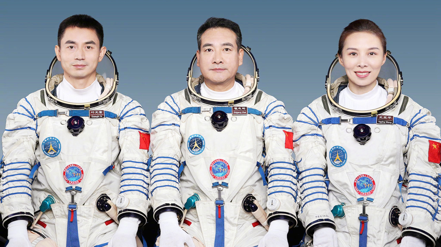 我们都被NASA“骗”了？神舟13号宇航员出舱后，暴露了真实的太空