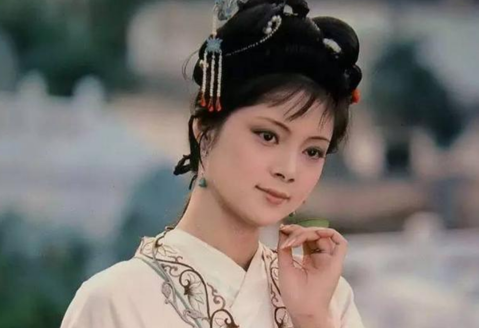以花喻人，以花达意？浅谈《红楼梦》中描写的香草美人意象