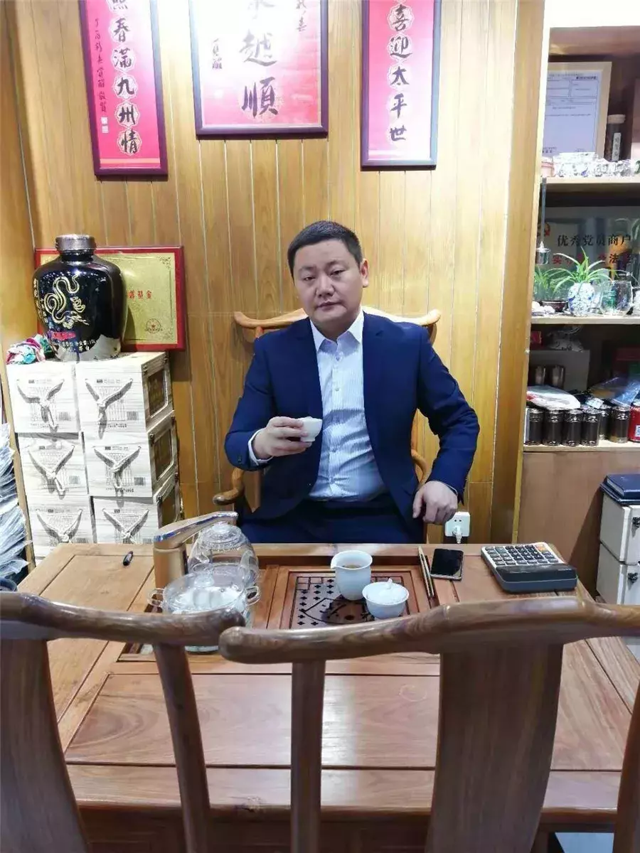 退伍军人创立男裤品牌，凭借军旅精神打造品质服装王国
