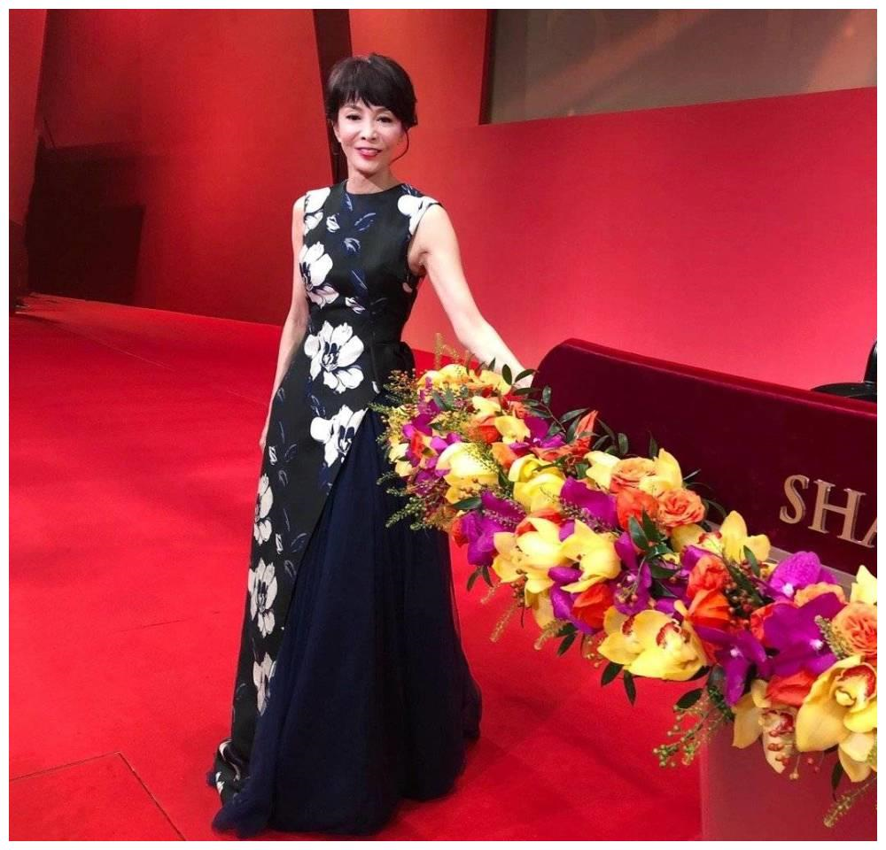 吕方，为何苦恋大自己7岁的郑裕玲16年？揭秘2人的“风流”往事…