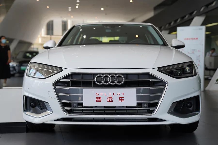 实拍2020款奥迪A4L，设计更加年轻，优惠让利还不小
