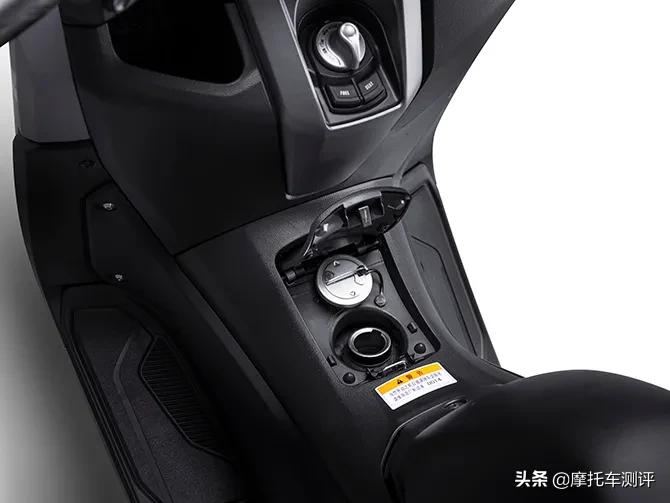 27800元,雅马哈NMAX超级进化,TCS版终上市