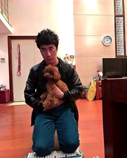 LOL：主播骚男宣布离婚，百万资产净身出户却被网友狂喷：渣男！