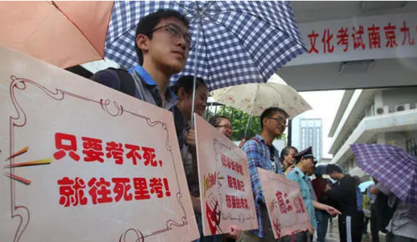 “我考不上大学怎么办？”，面对孩子灵魂拷问，家长回答堪称完美