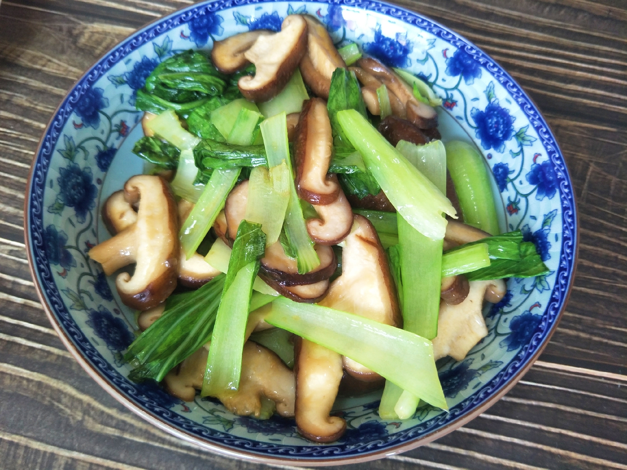 香菇炒油菜，先放油菜还是香菇？顺序要正确，教你详细做法