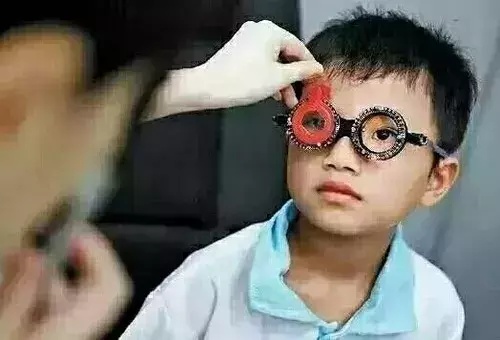 想毁掉一个孩子，就给他一部手机