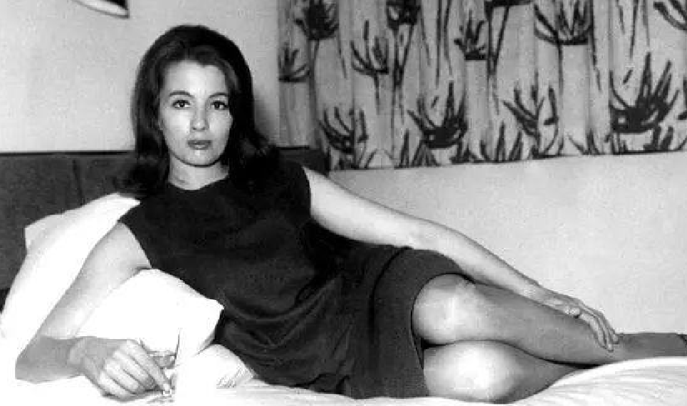 她是出身贫家的交际花，用美貌搅动英国政坛，晚年落魄令人唏嘘