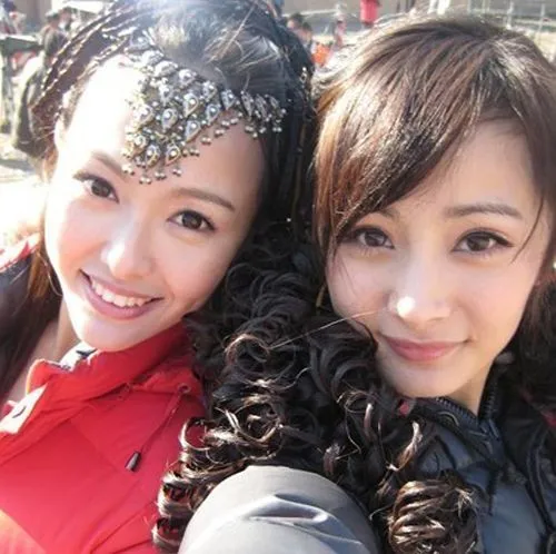 “好闺蜜变陌路人”的8对女星，有的背后插刀，有的嫁给闺蜜男友