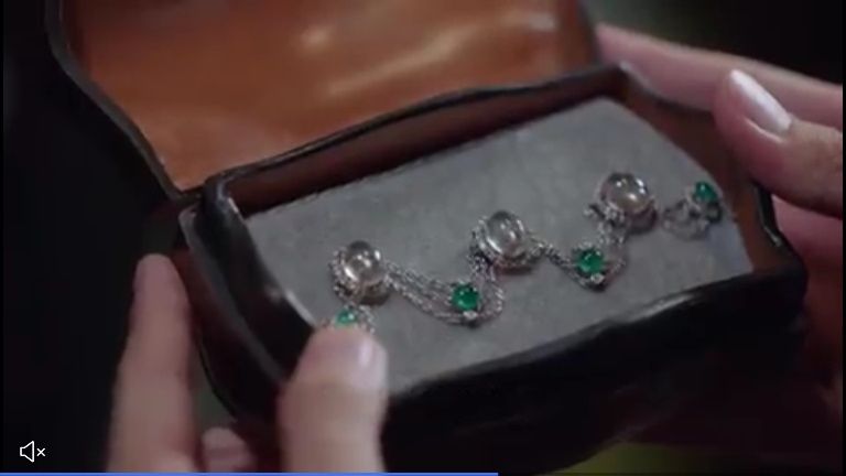 韩商言送给佟年的95万玻璃种翡翠手链，现实中值这么多钱吗