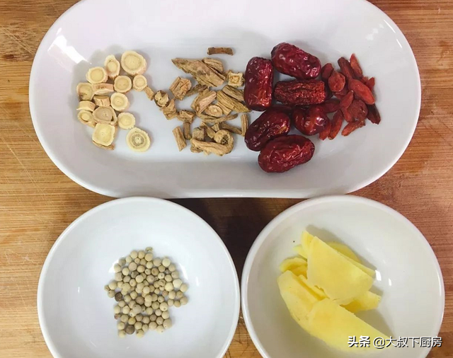 豬肚包雞的做法,豬肚包雞的做法和配料