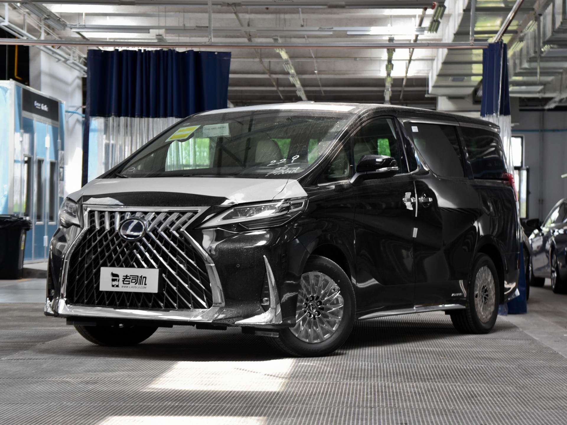 进口商务车排行榜前十名最贵的车(进口商务车排行榜前十名最贵的车是