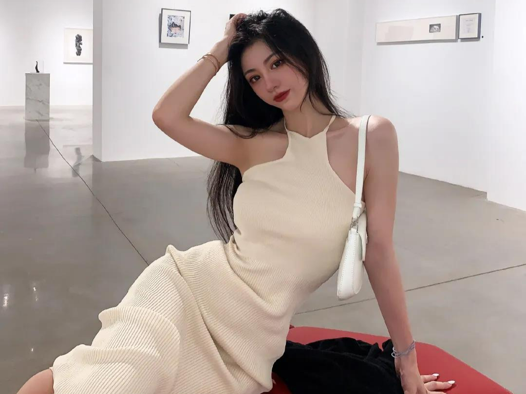 国产健身翘臀辣妹,腰细腿长让人羡慕,想要同款身材教你这样练