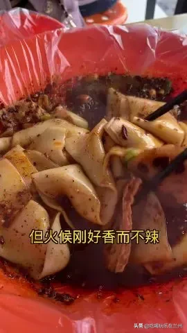 「大碗哥来啦」看看老外是怎么给兰州美食起名字的！直接笑趴了