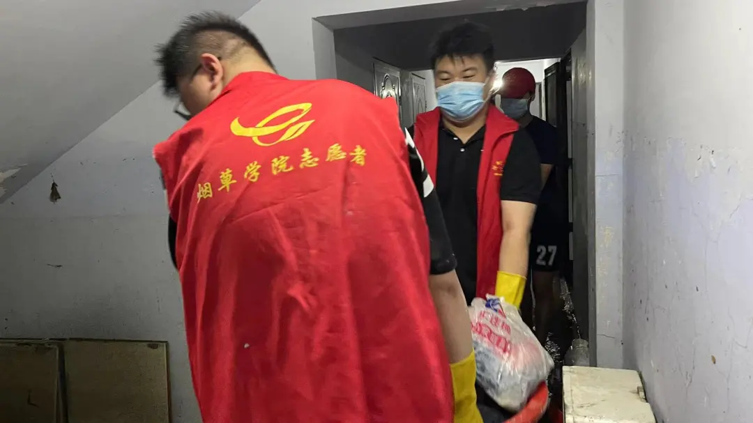 农大人的身影在前，我们“豫”难而上