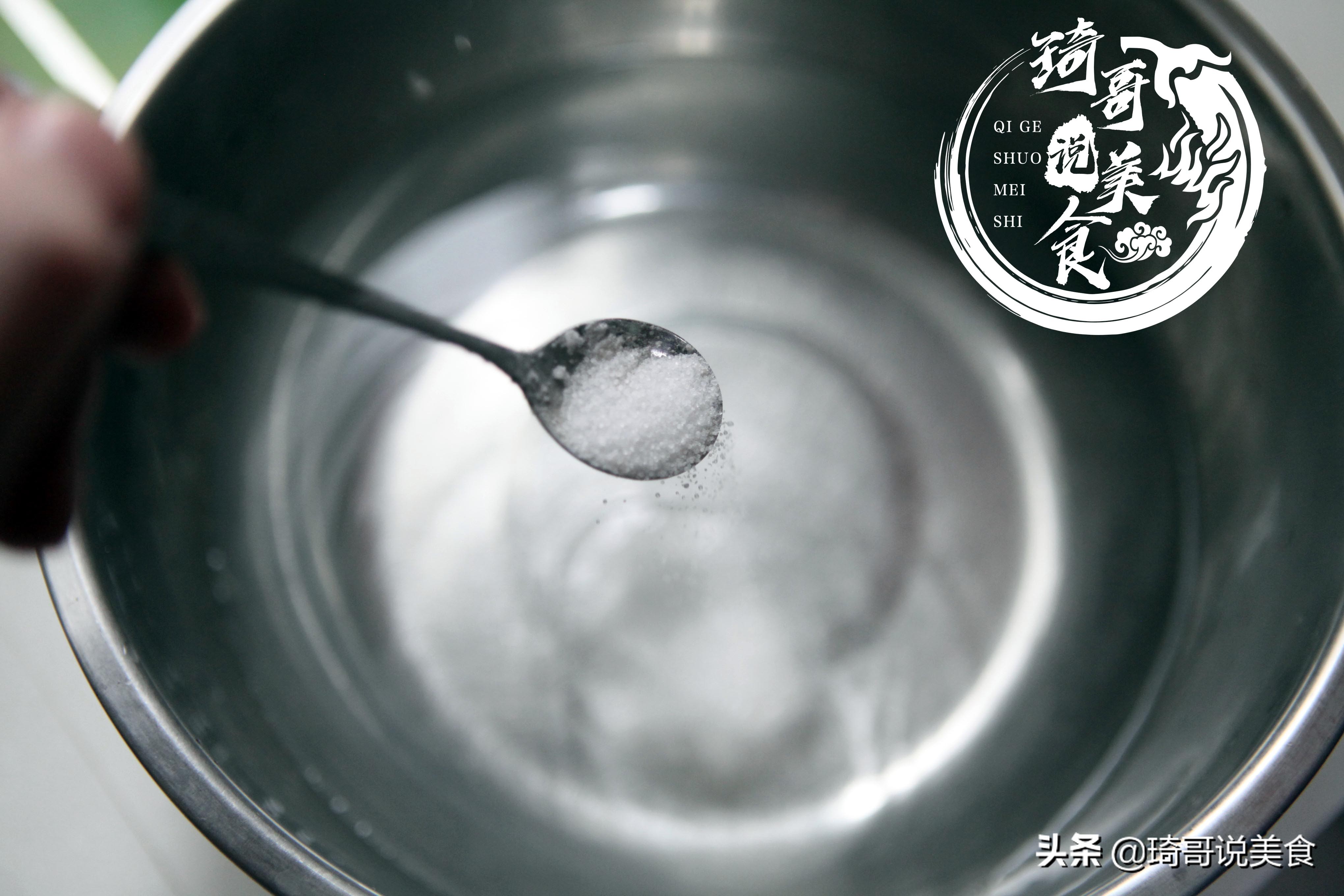 清水洗桑椹，跟没洗一样！水里撒一把，虫卵脏物自动跑出来