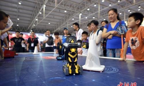 不懂编程就是文盲？价格过万的编程班，是下一个“奥数”吗？