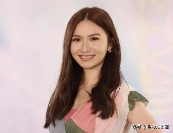 2021港姐个个无白丁！冠军家世好，亚军是美女学霸，季军是画家