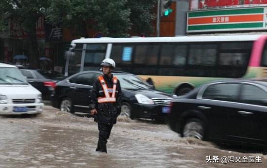 三伏贴遇上下雨天，贴还是不贴？医生帮您解惑