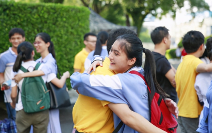 高考300多和100多都能上专科，考生抱怨不公平，网友：太天真了