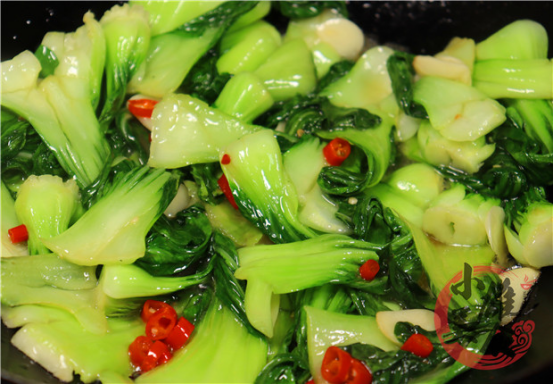 原来炒青菜也讲窍门，教你这么炒，色泽翠绿口感脆爽，简单又营养