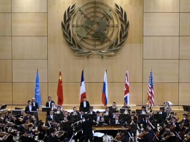 安全理事会有15个理事国,其中有5个是常任理事国,10个是非常任理事国