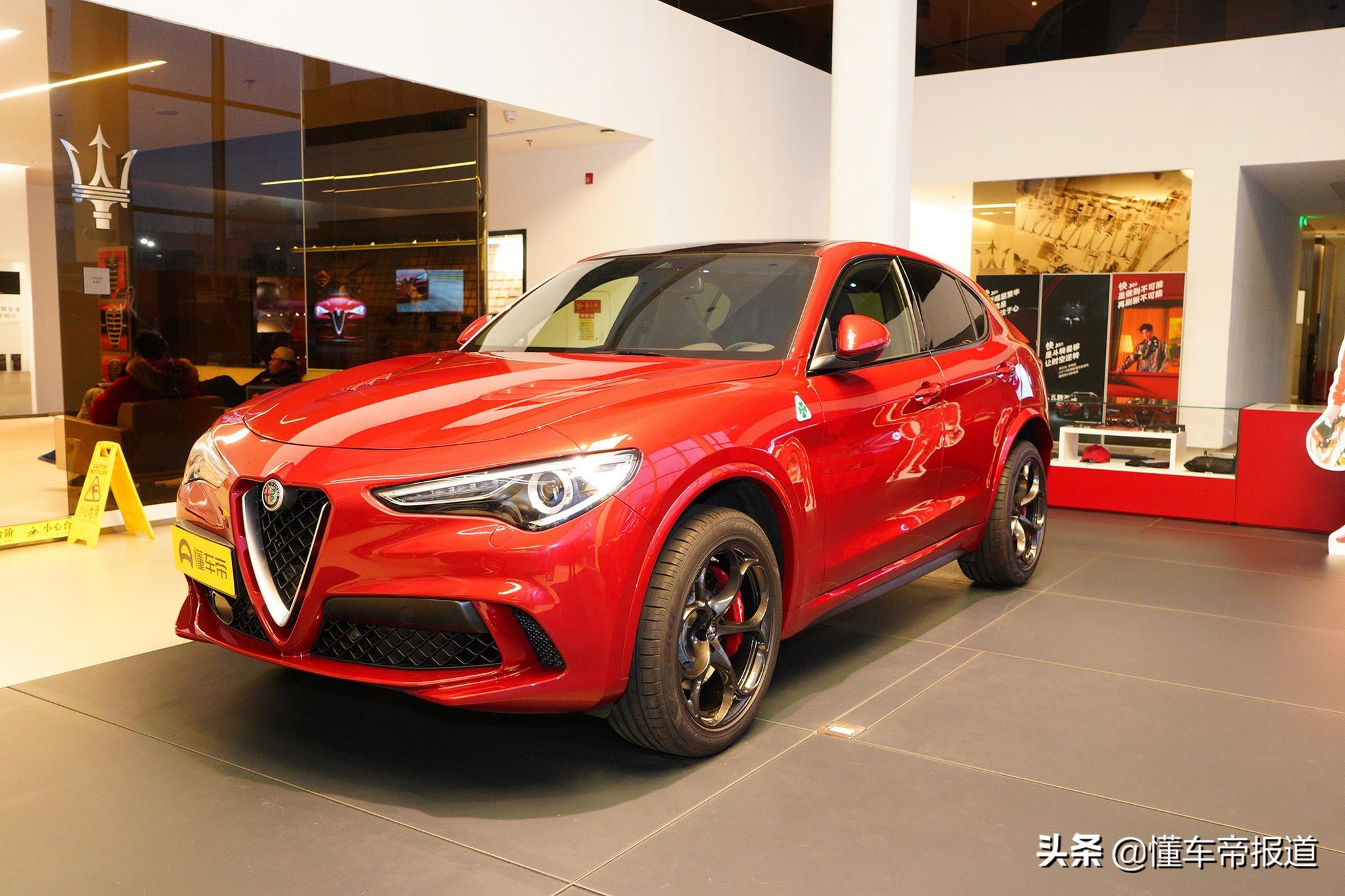 探馆丨新款宝马X4M实车曝光：风格前脸造型，成都车展亮相