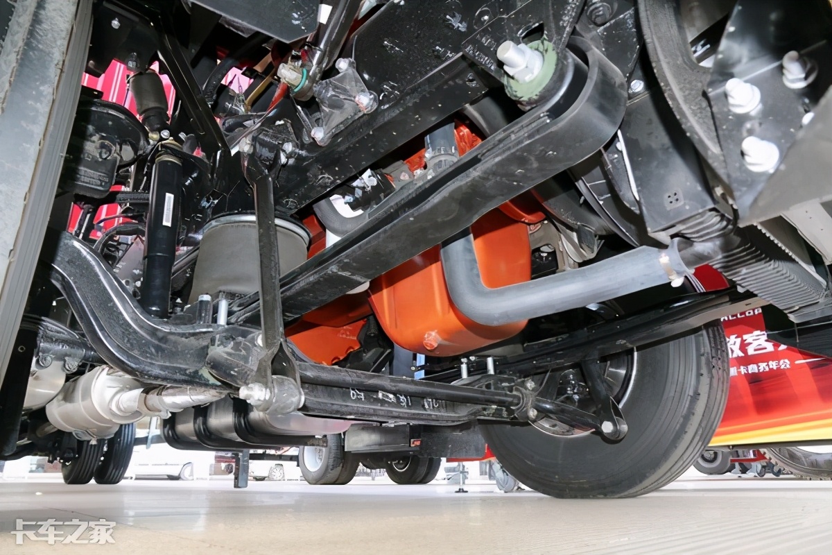 9米6货车新车价格表(前桥也有气囊悬架) - 价格百科