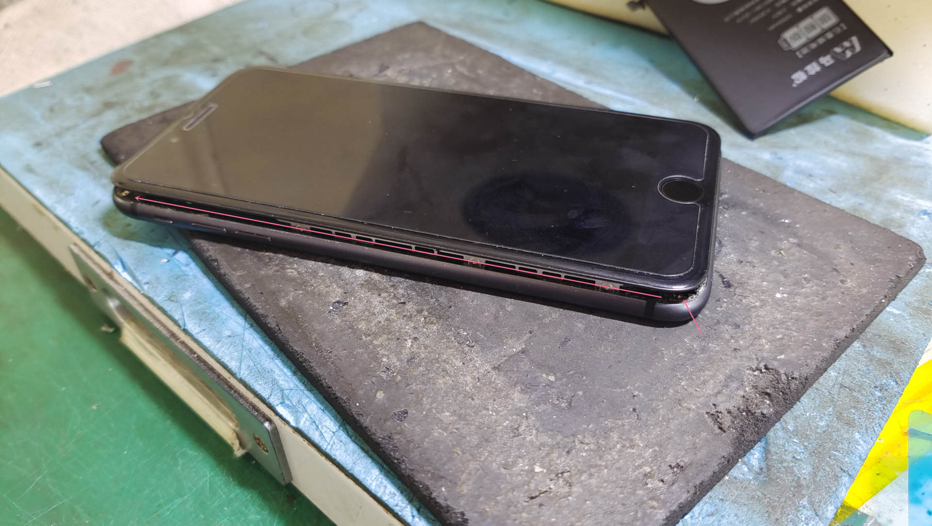 iPhone8Plus回收920，或者换个电池再用2年？到底怎么选最合适？